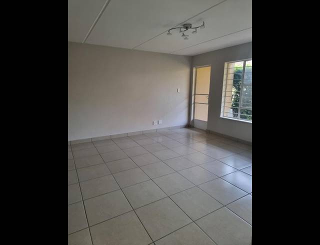 2 BEDROOM TOWNHOUSE FOR SALE IN BEDFORD GARDENS